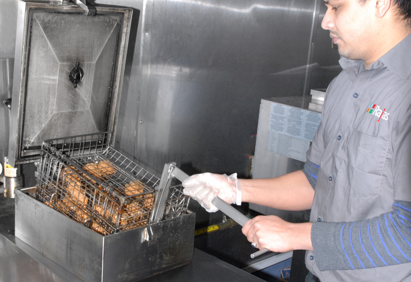 Chicken store pressure fryer